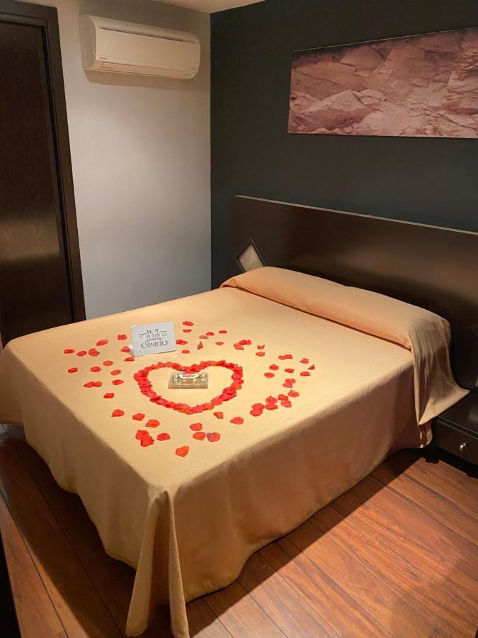 Hostal Royal Almorox ภายนอก รูปภาพ