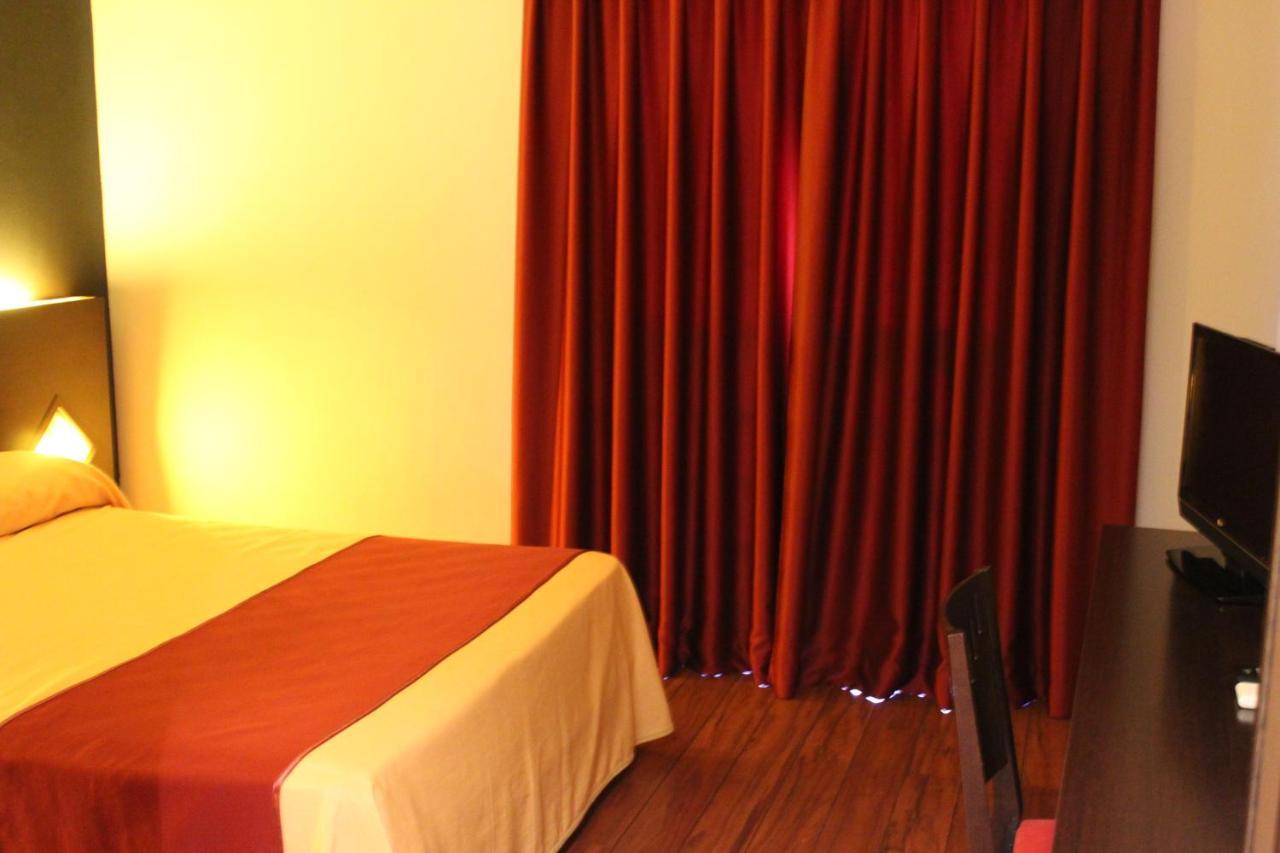 Hostal Royal Almorox ภายนอก รูปภาพ