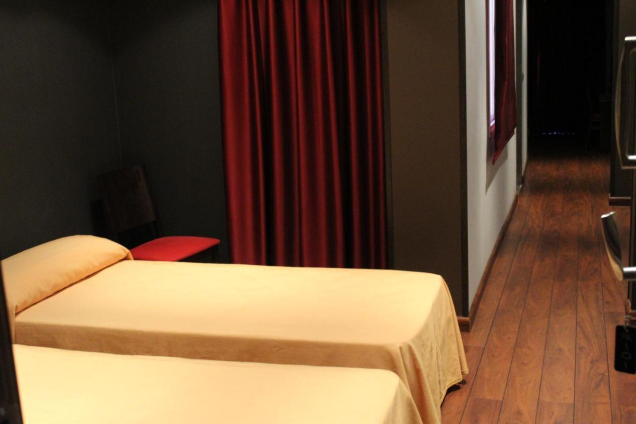 Hostal Royal Almorox ภายนอก รูปภาพ