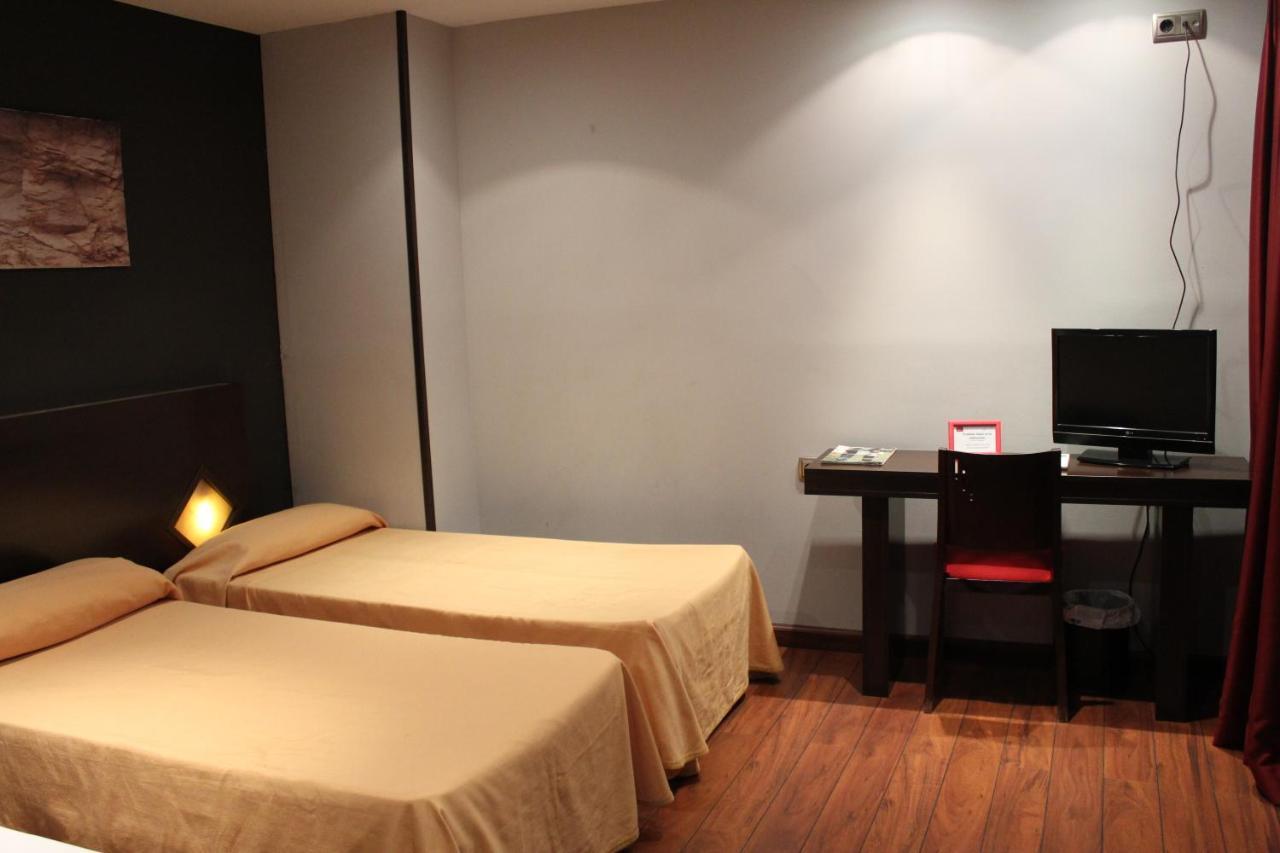 Hostal Royal Almorox ภายนอก รูปภาพ